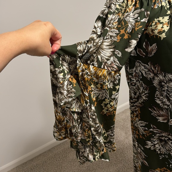 Off the shoulder dress - Picture 2 of 2